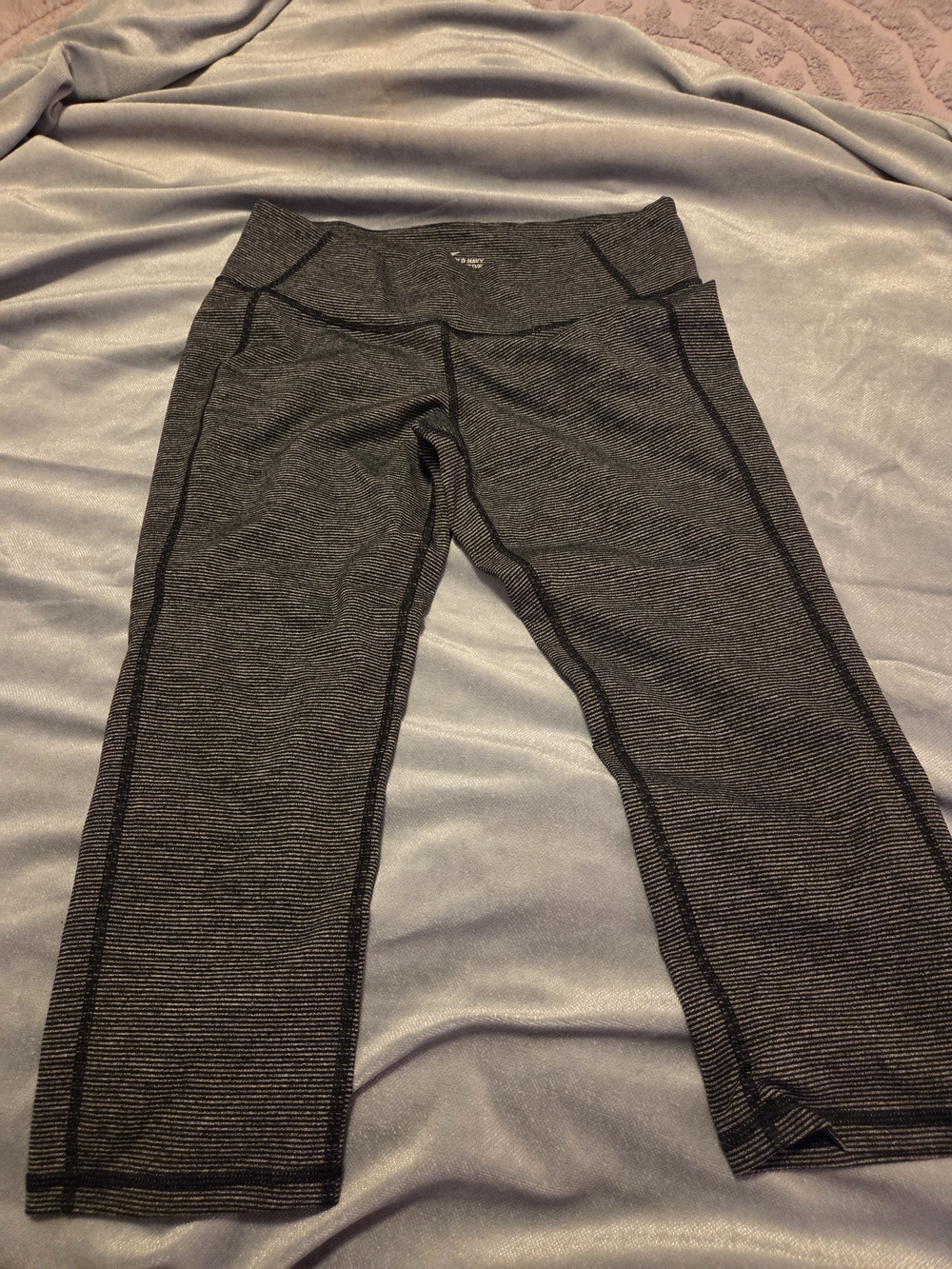 Old Navy Black Heathered Capri Workout Leggings